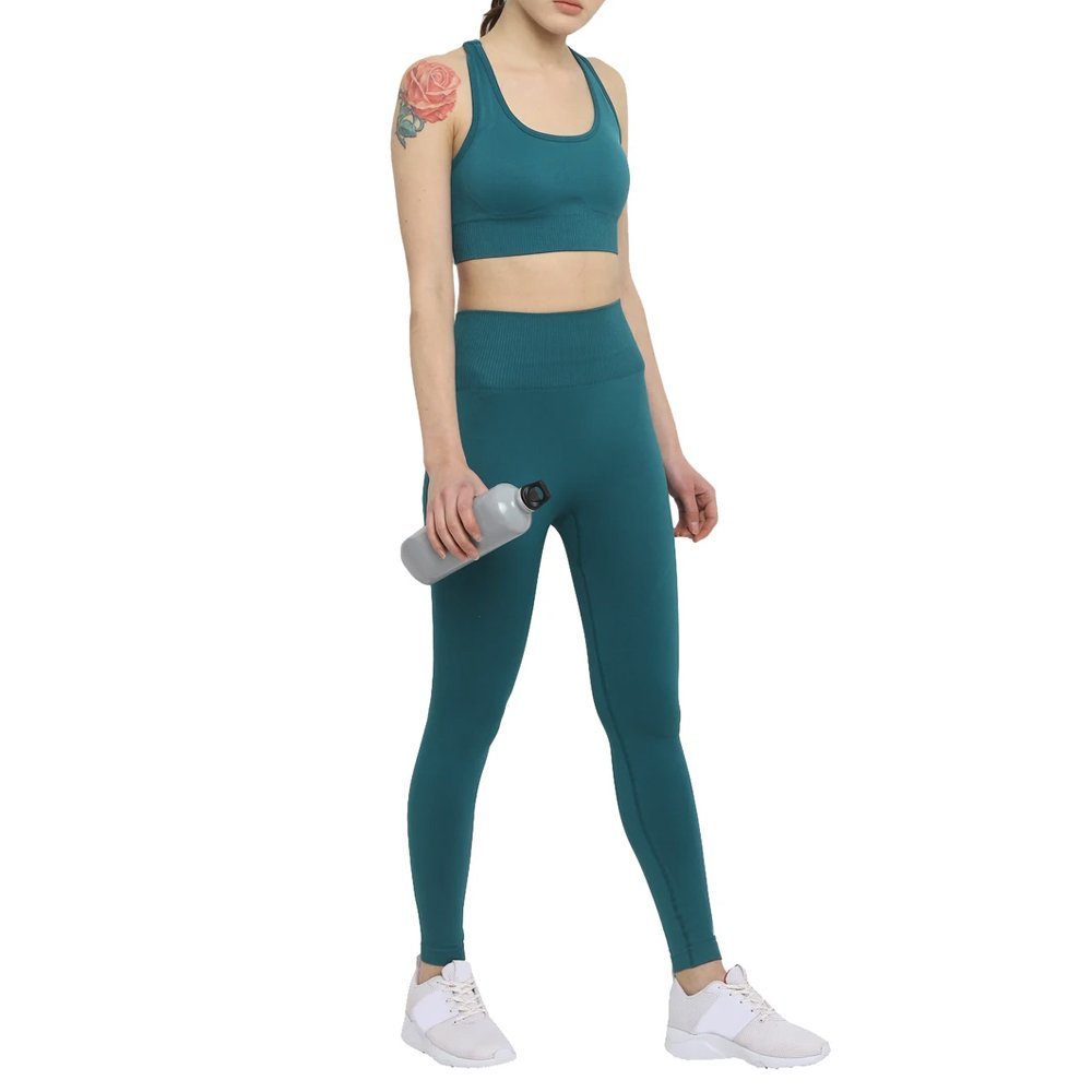 1.jpg Premium Yoga Set – Stretchable, Breathable & Stylish Activewear for Women - Image 1